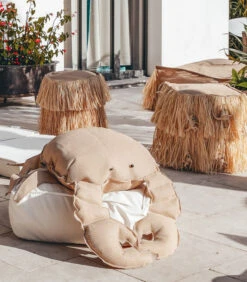 Buitenpoef In Raffia-effect En Franjes 8 Buitenpoef In Raffia-effect En Franjes -Meubels Voor Thuis 2081f05fae1a4f6dac8ef2a06626cbde