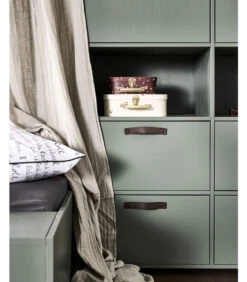 VTwonen Stage Garderobekast - Grenen - Soap - 185x103x40 -Meubels Voor Thuis 74da491abdb94187b7253607287d44f2