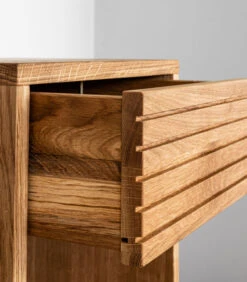 Nachtkastje EMMA In Eikenhout -Meubels Voor Thuis 84c53ff66efe4a4e9dcacf398955f611