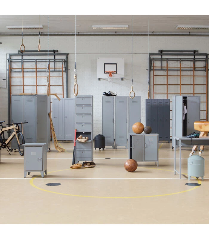 WOOOD Cas Lockerkast 3-Deurs - Metaal - Zwart - 180x38x45,5 4 WOOOD Cas Lockerkast 3-Deurs - Metaal - Zwart - 180x38x45,5 - Afbeelding 4