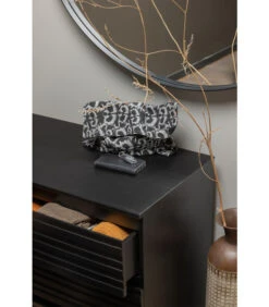 WOOOD Jente Ladekast 3 Lades - Grenen - Zwart - 74,8x83x45,8 6 WOOOD Jente Ladekast 3 Lades - Grenen - Zwart - 74,8x83x45,8 -Meubels Voor Thuis bff33320cd2a4442bde22246738fb764