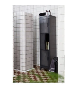 WOOOD Cas Lockerkast 3-Deurs - Metaal - Zwart - 180x38x45,5 7 WOOOD Cas Lockerkast 3-Deurs - Metaal - Zwart - 180x38x45,5 -Meubels Voor Thuis f56a84572eb942a5b96f68b7f1573cc7